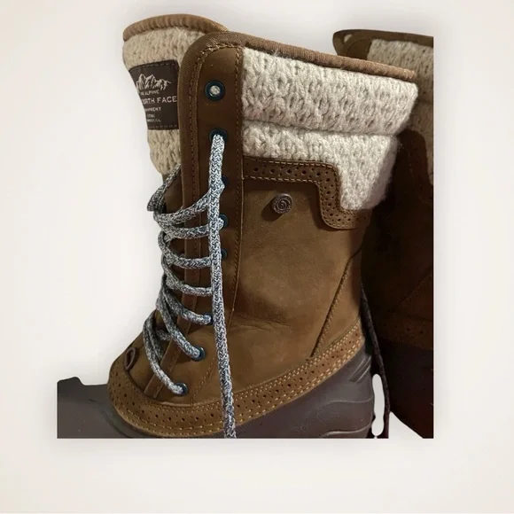 The North Face Waterproof Winter Boots – Cozy Lined, Rugged & Timeless - Picture 6 of 6